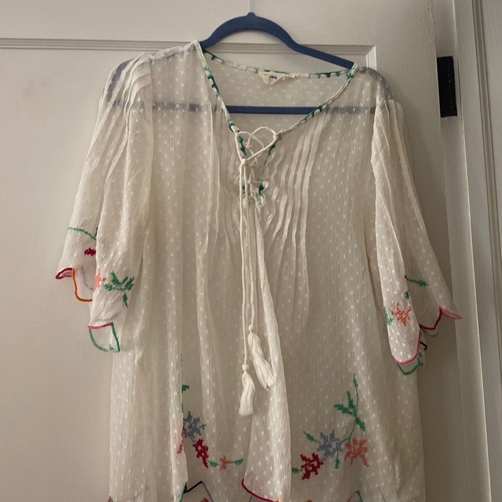 White shear blouse with embroidery
